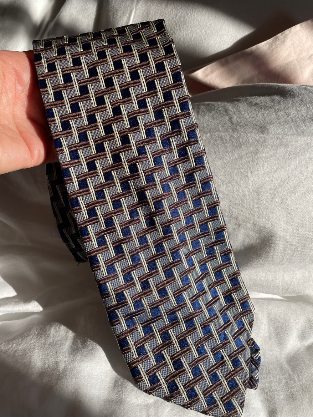 BACHRACH Italian Tie, 100% silk, Geometric Pattern Men's Tie in Blue and Brown
